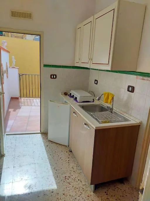 דירות שאקה Casa Il Cortiletto